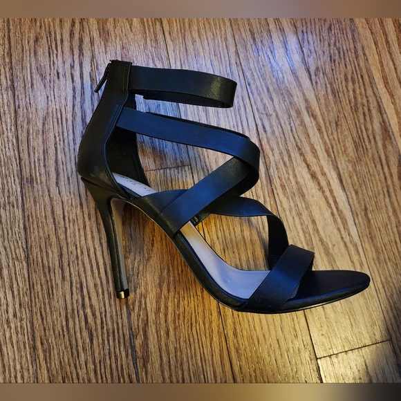 Open-toe Heels - Picture 5 of 9